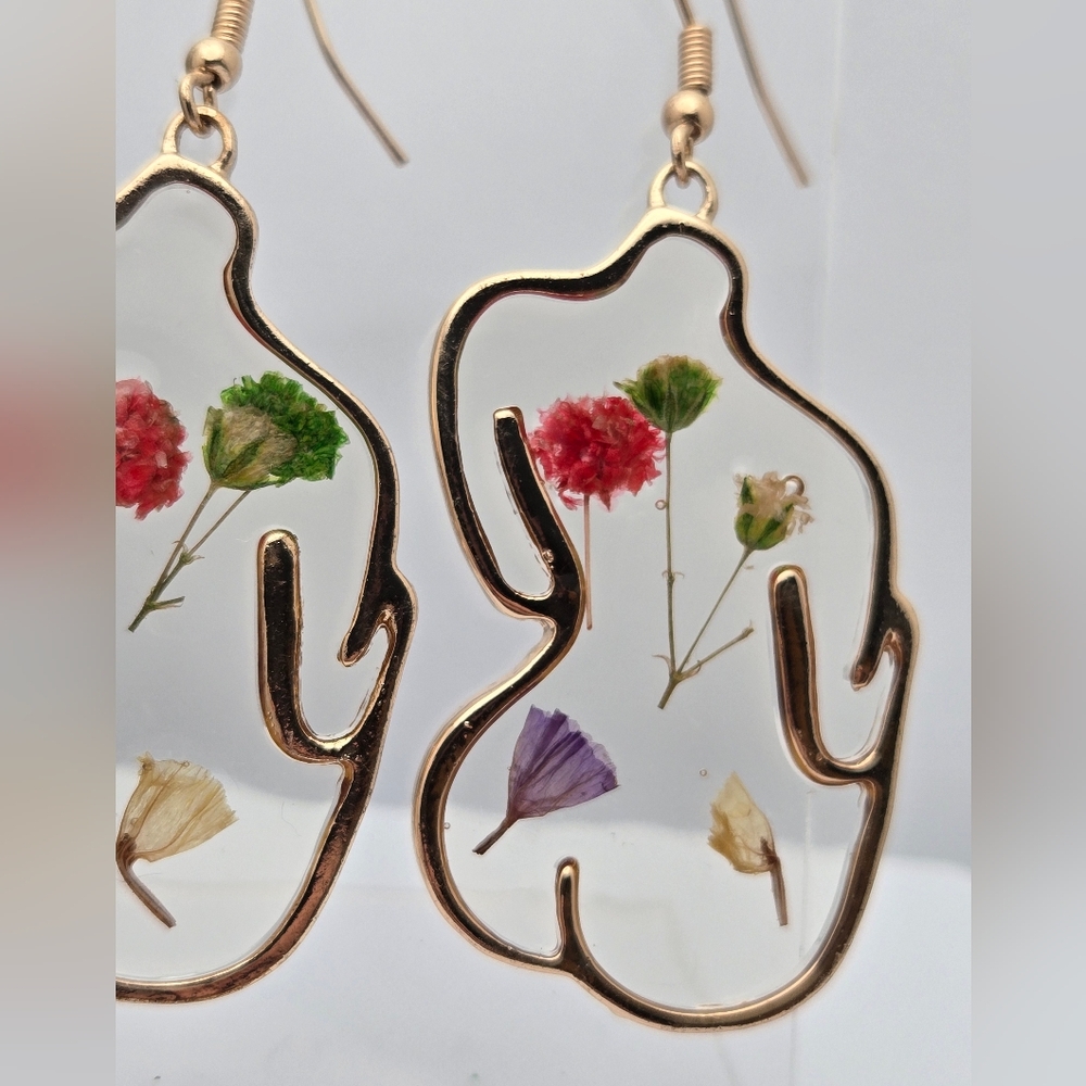 Resin Botanical Flower Silhouette Earrings Real Dried Flowers Body Form 2” - Picture 4 of 10